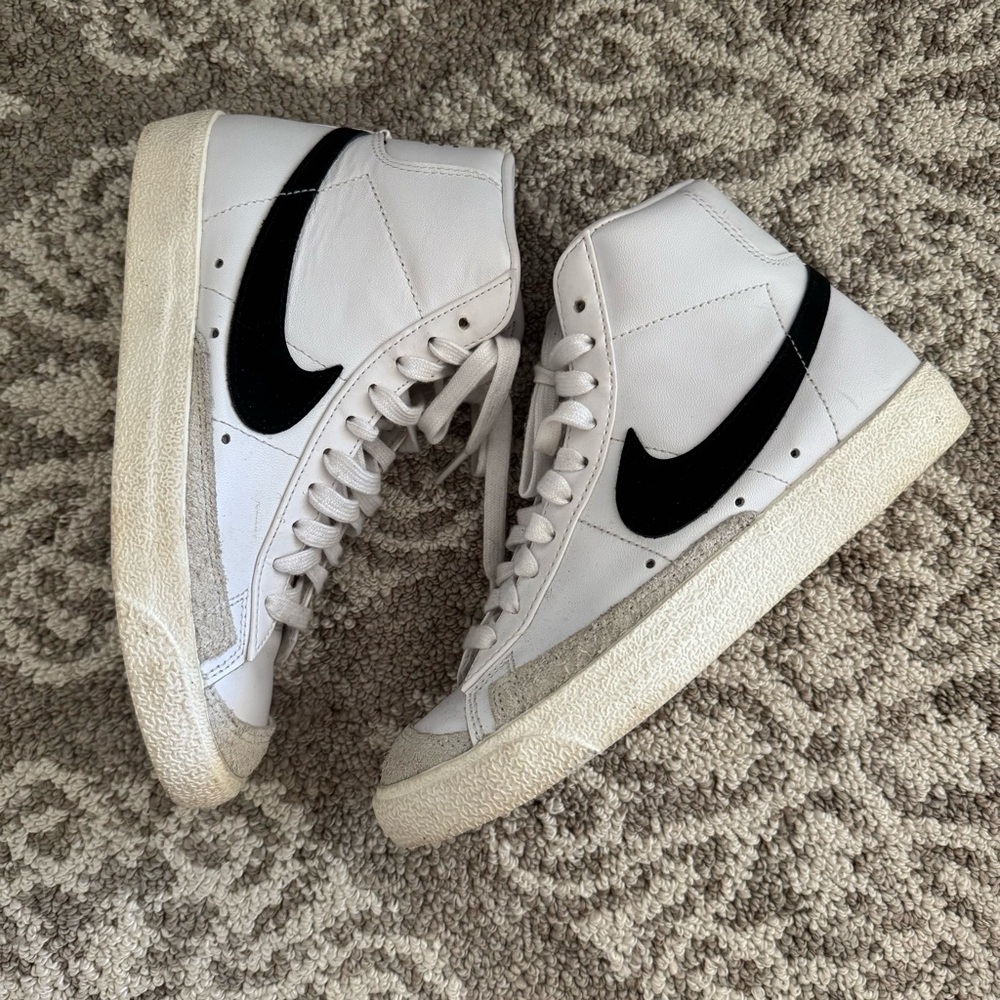 Nike Classic White and Black High-Top Blazer Mid ‘77 Sneaker, 6